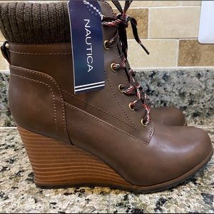 New Size 7 Nautica wedge boots